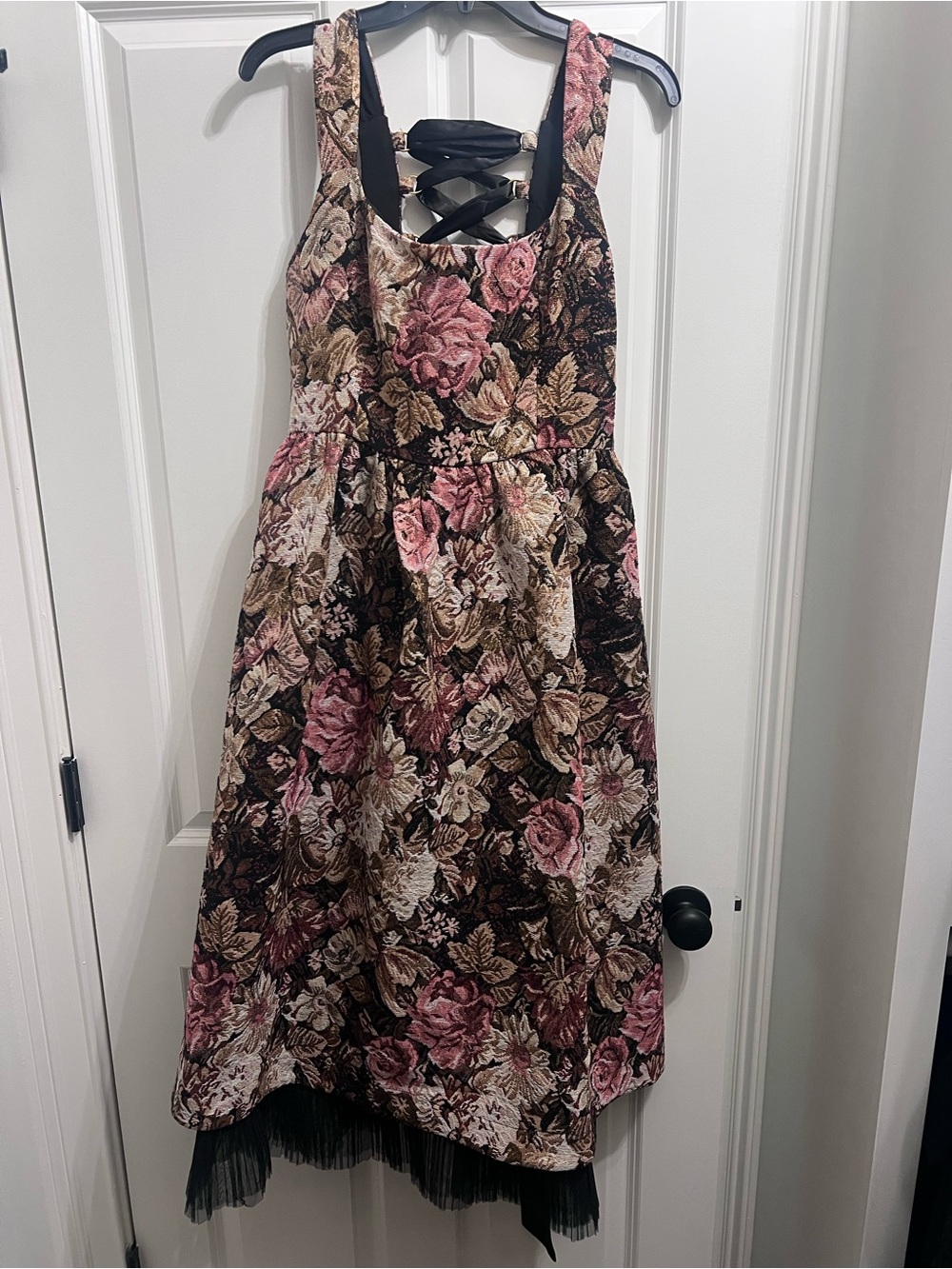 En Saison Floral Lace-Up Back Maxi Dress in Pink and Brown